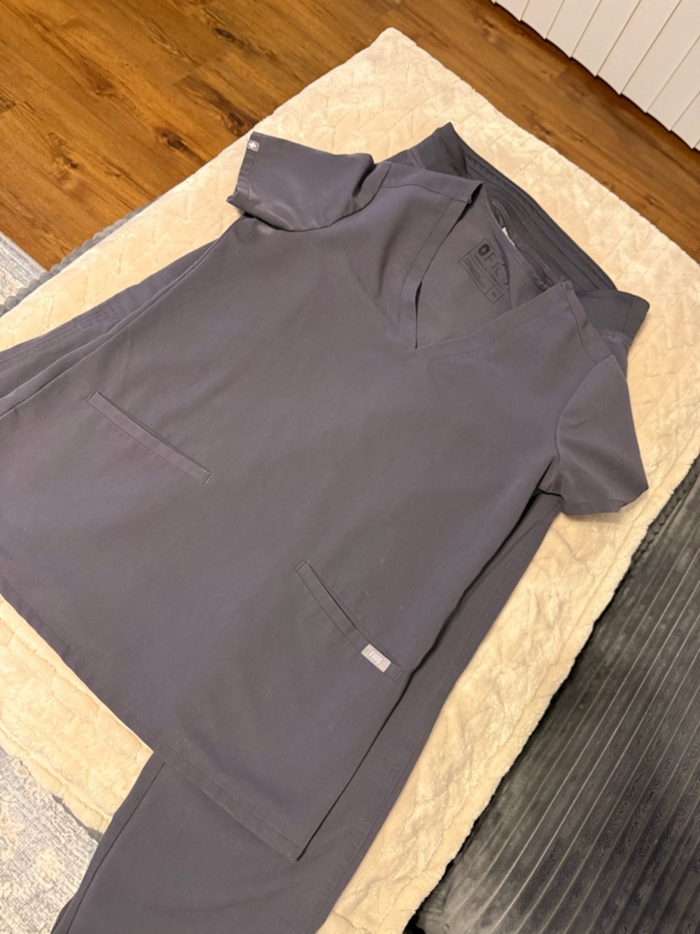 Figs women’s scrub set